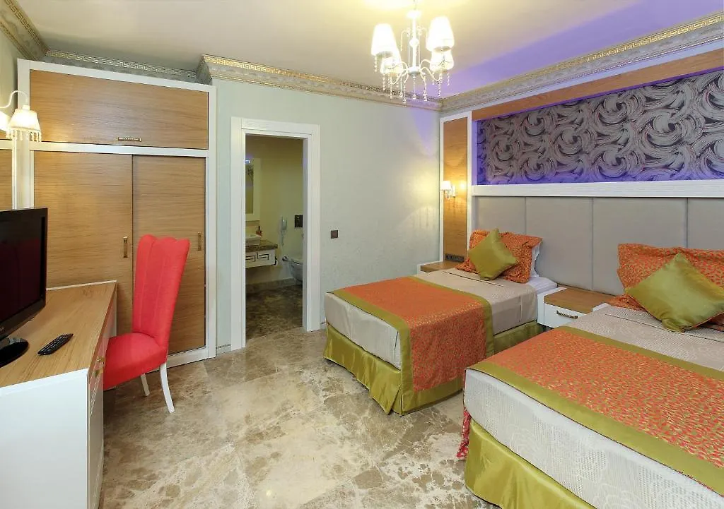 Camelot Beach Hotel Turgutreis