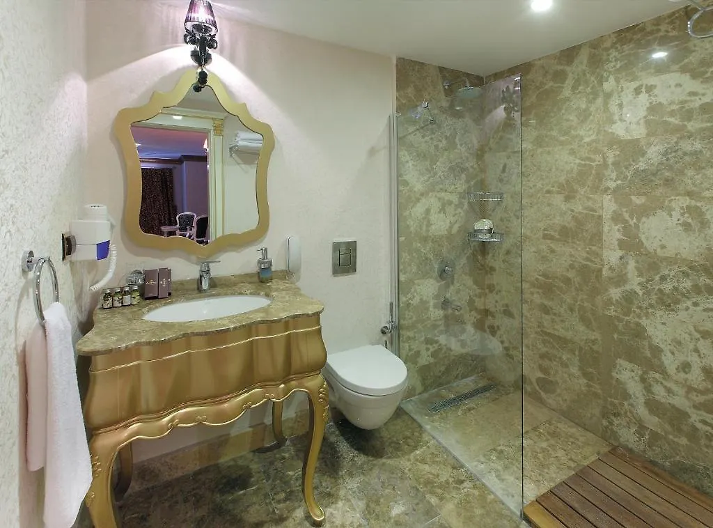 Camelot Beach Hotel Turgutreis