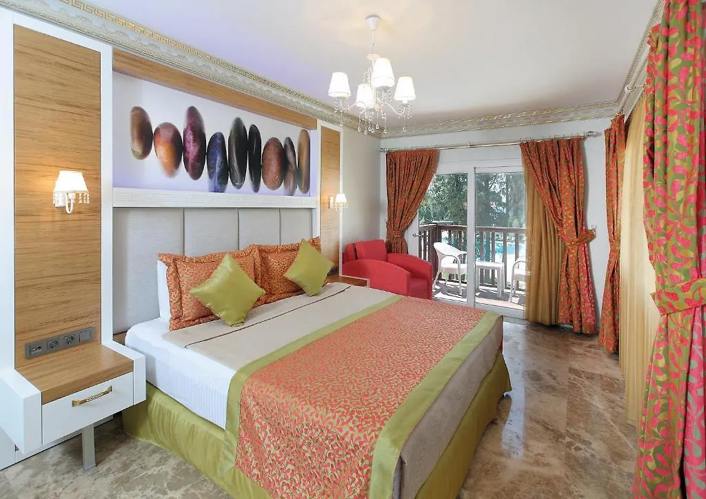 Camelot Beach Hotel Turgutreis 3*,